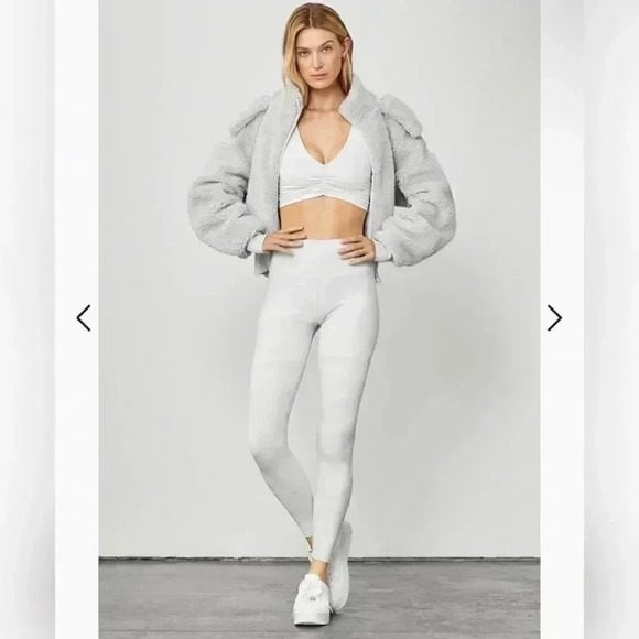 Alo High Waist Vapor Legging in White Camouflage - Picture 3 of 9